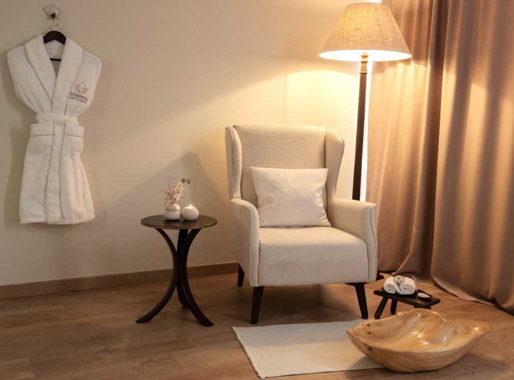 Consultation space in a therapeutic massage room in Geneva