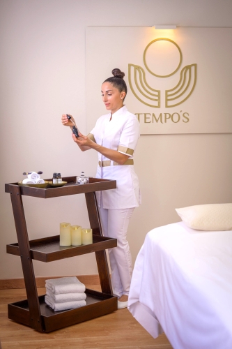 Uso de productos naturales durante un tratamiento de masaje en Tempo’s en Ginebra